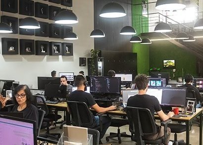 Equipe da Elleven no escritório